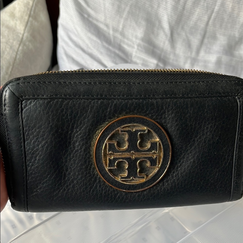 Tory Burch Black Leather Wallet good condition